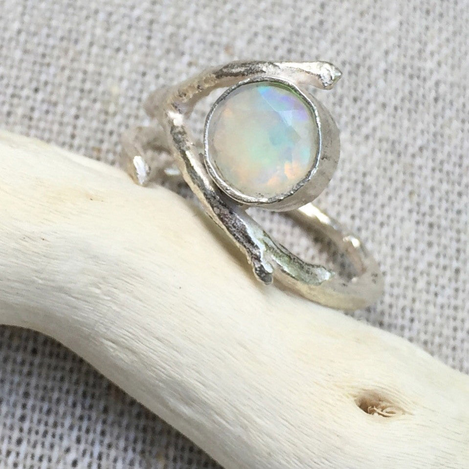Opals Iridescent Shimmer & Opulence
